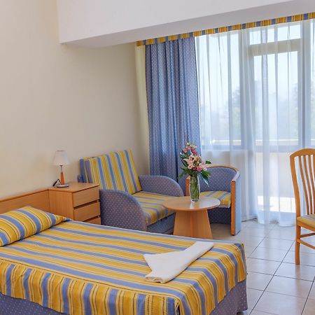 Hotel Lebed Varna ภายนอก รูปภาพ